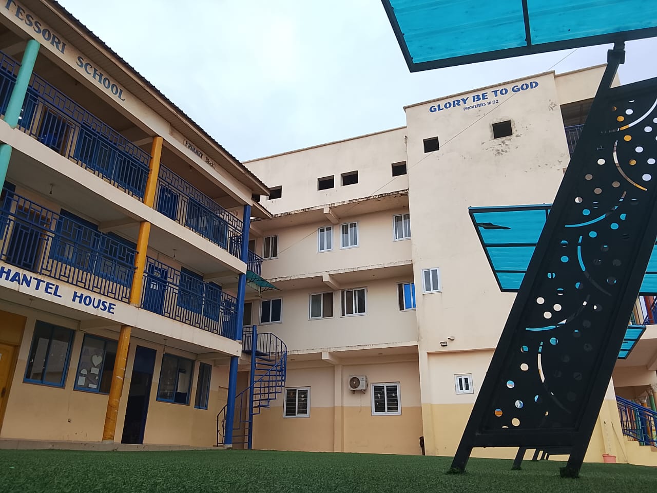 Courtyard at Stockwell Montessori School